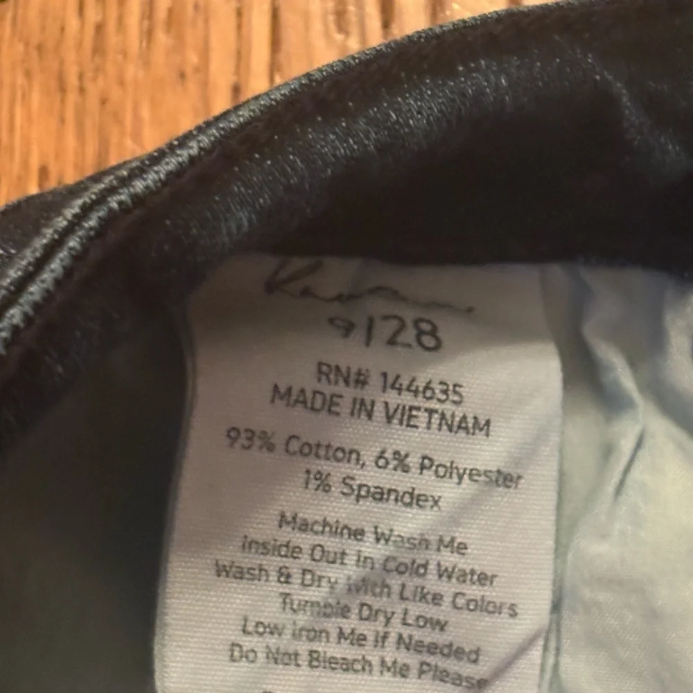 KanCan Juniors Blue Straight Leg Jeans Distressed Classic Style Size 9/28